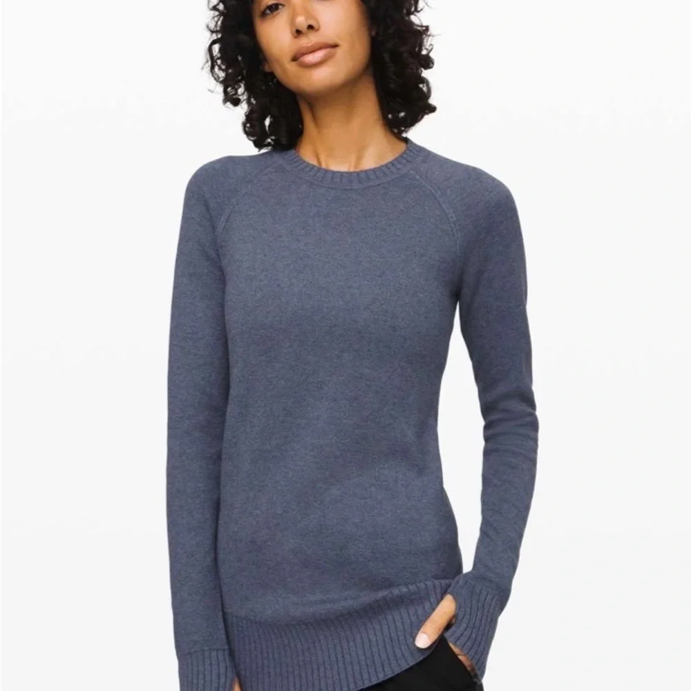LULULEMON Women's Blue Crewneck Sweater - Picture 1 of 10